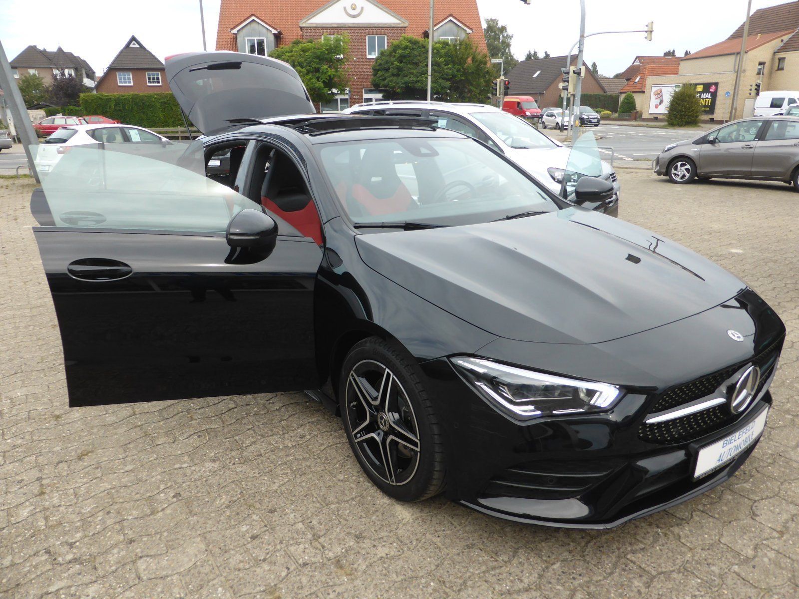 MERCEDES-BENZ CLA 220d Shooting Brake AMG Line Standhzg/Pano/L