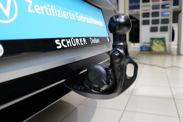 Volkswagen Golf VIII 2.0TSI DSG 4Motion R-Line Pano AHK DCC