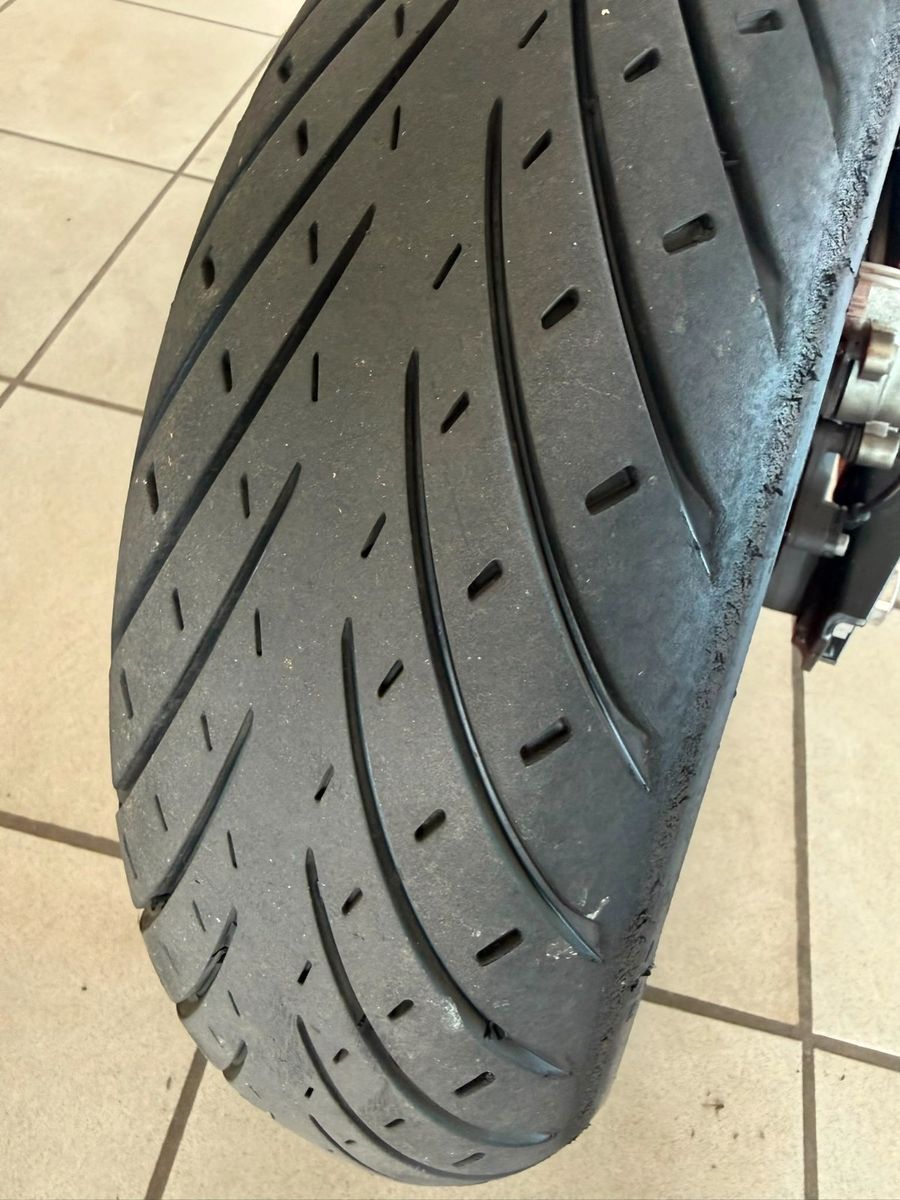 Fahrzeugabbildung KTM DUKE 790