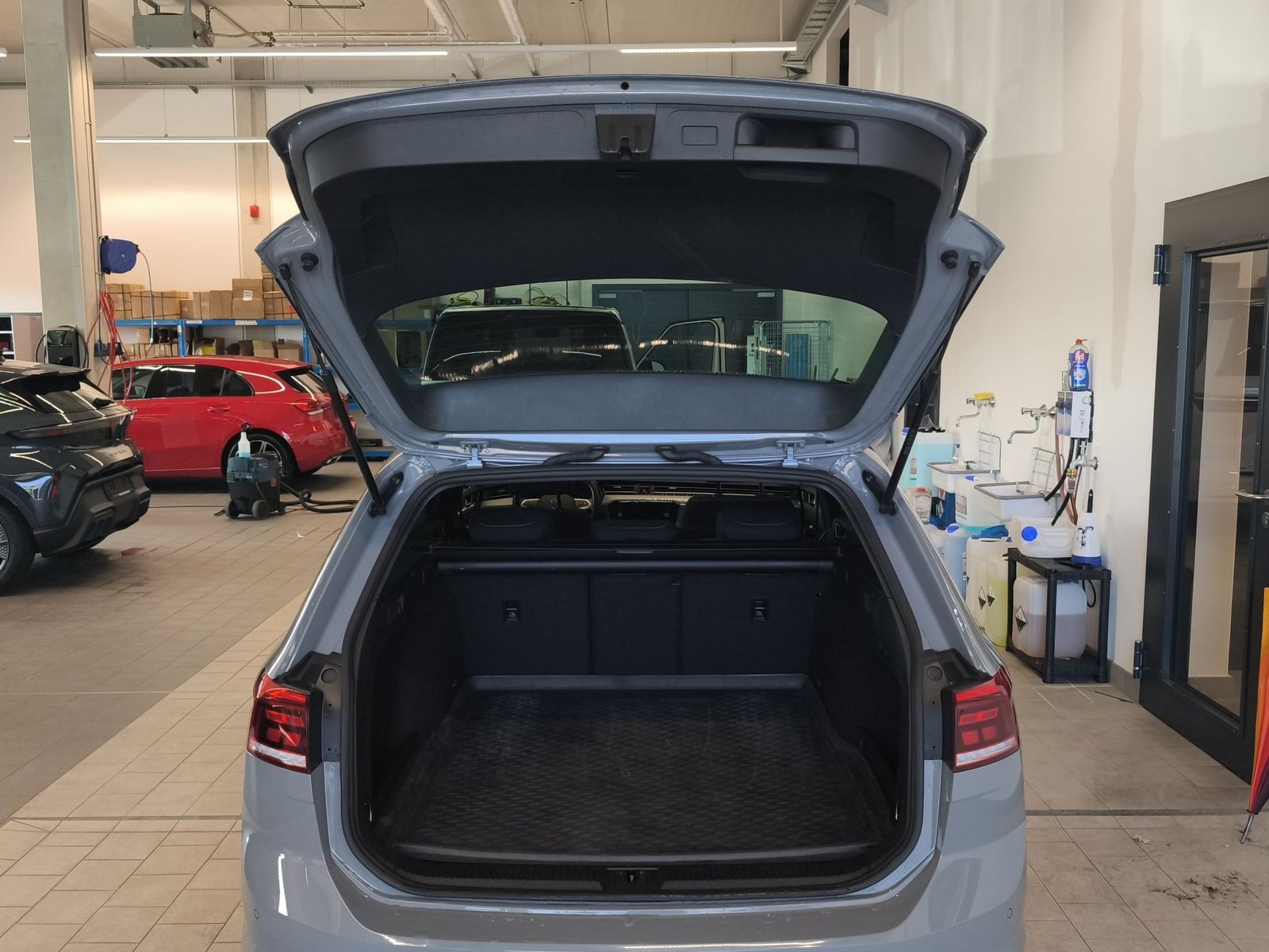 Volkswagen Passat Variant - Bild 7