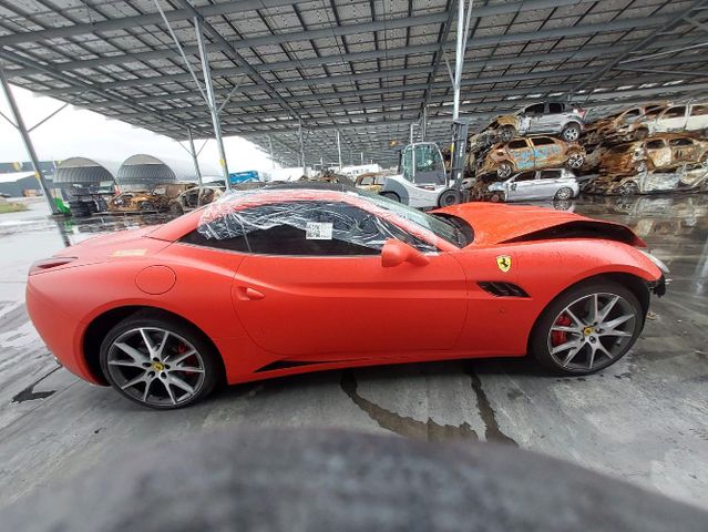 Ferrari CALIFORNIA 4.3 V8 460 AUTO7