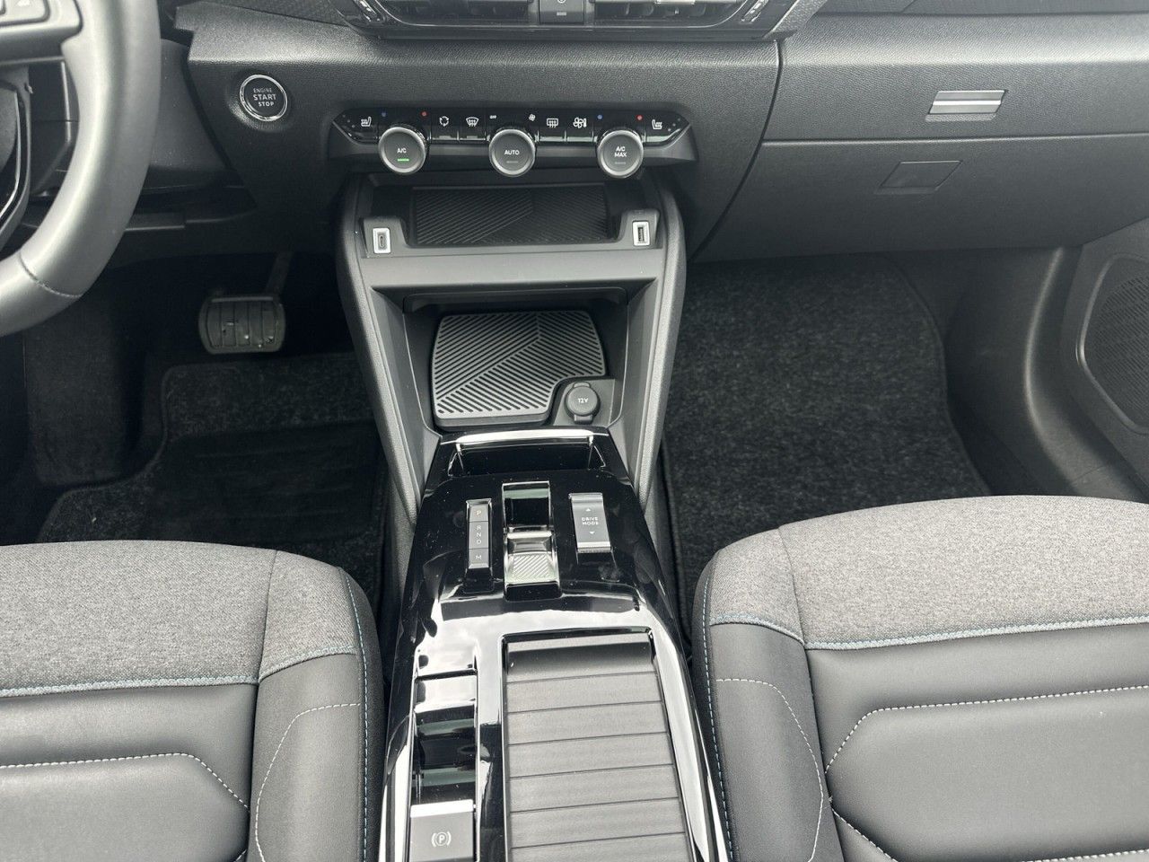 Fahrzeugabbildung Citroën C4 X PureTech 130 S&S EAT8 Max