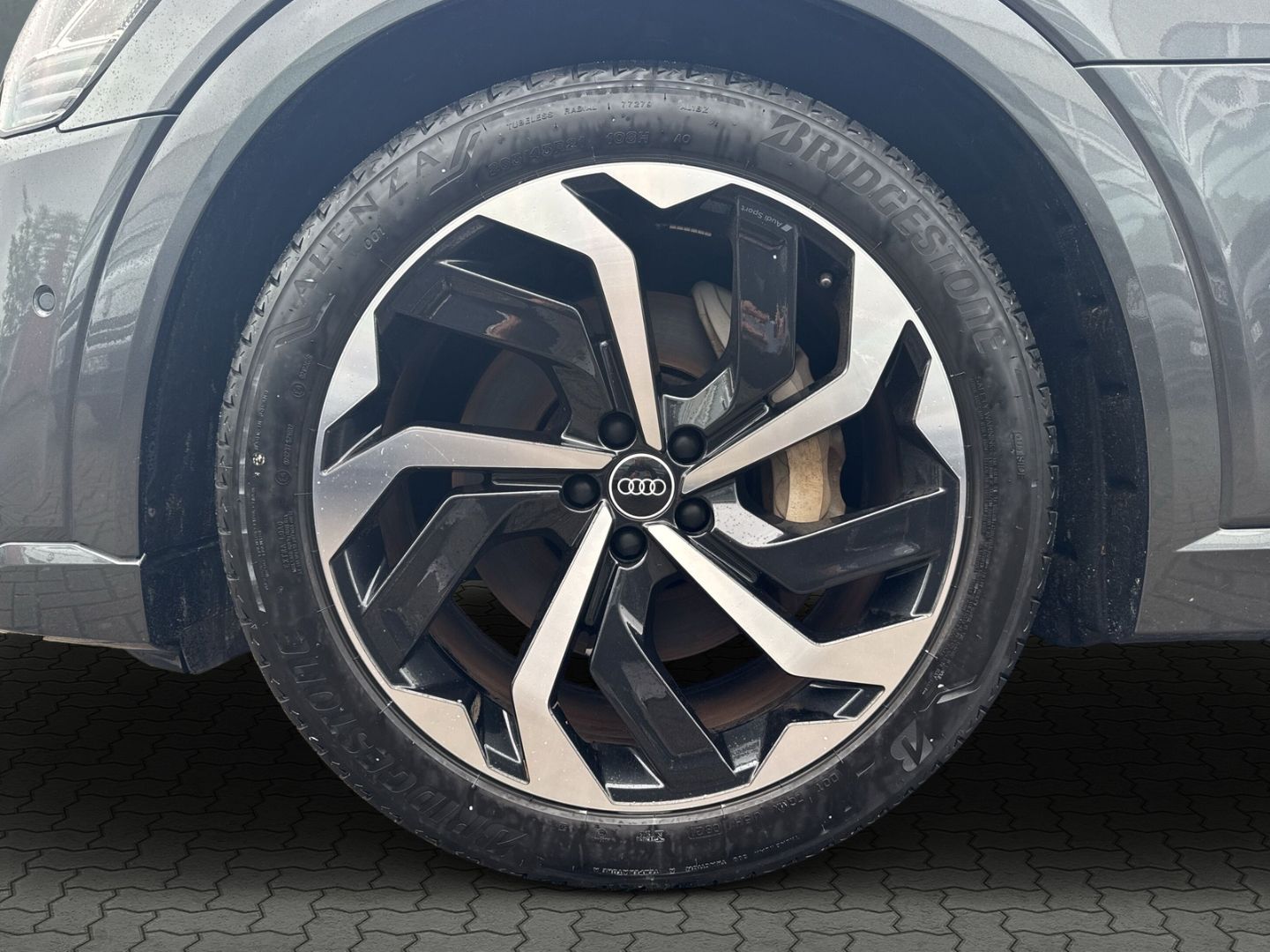 e-tron 50 quattro S line Luftfederung AD Niveau 