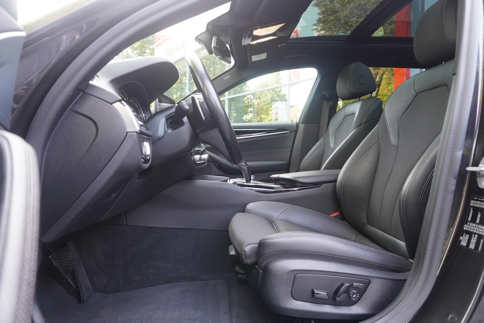 BMW 520i Sport Line Aut. Panorama ACC Kamera Head-Up