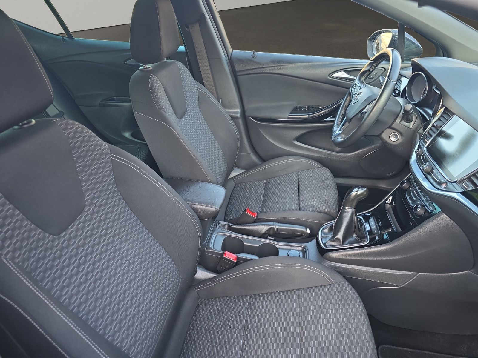 Fahrzeugabbildung Opel Astra K Dynamic+LED+NAVI+TEMPOMAT+SPURASISTENT
