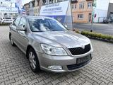 Skoda Octavia 1.6 TDI Family*LM16"Allwetter*Klima* - Skoda Octavia aus 2012 mit Diesel-Antrieb: Limousine