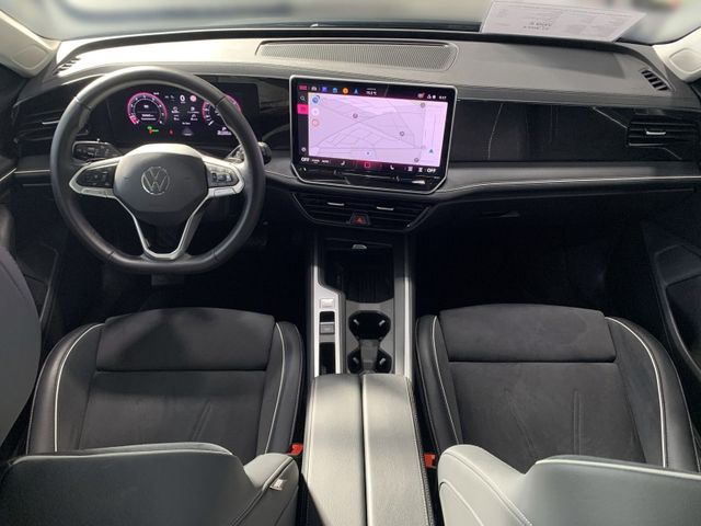 Passat Variant 1.5 eTSI DSG BUSINESS LED+ACC+AHK
