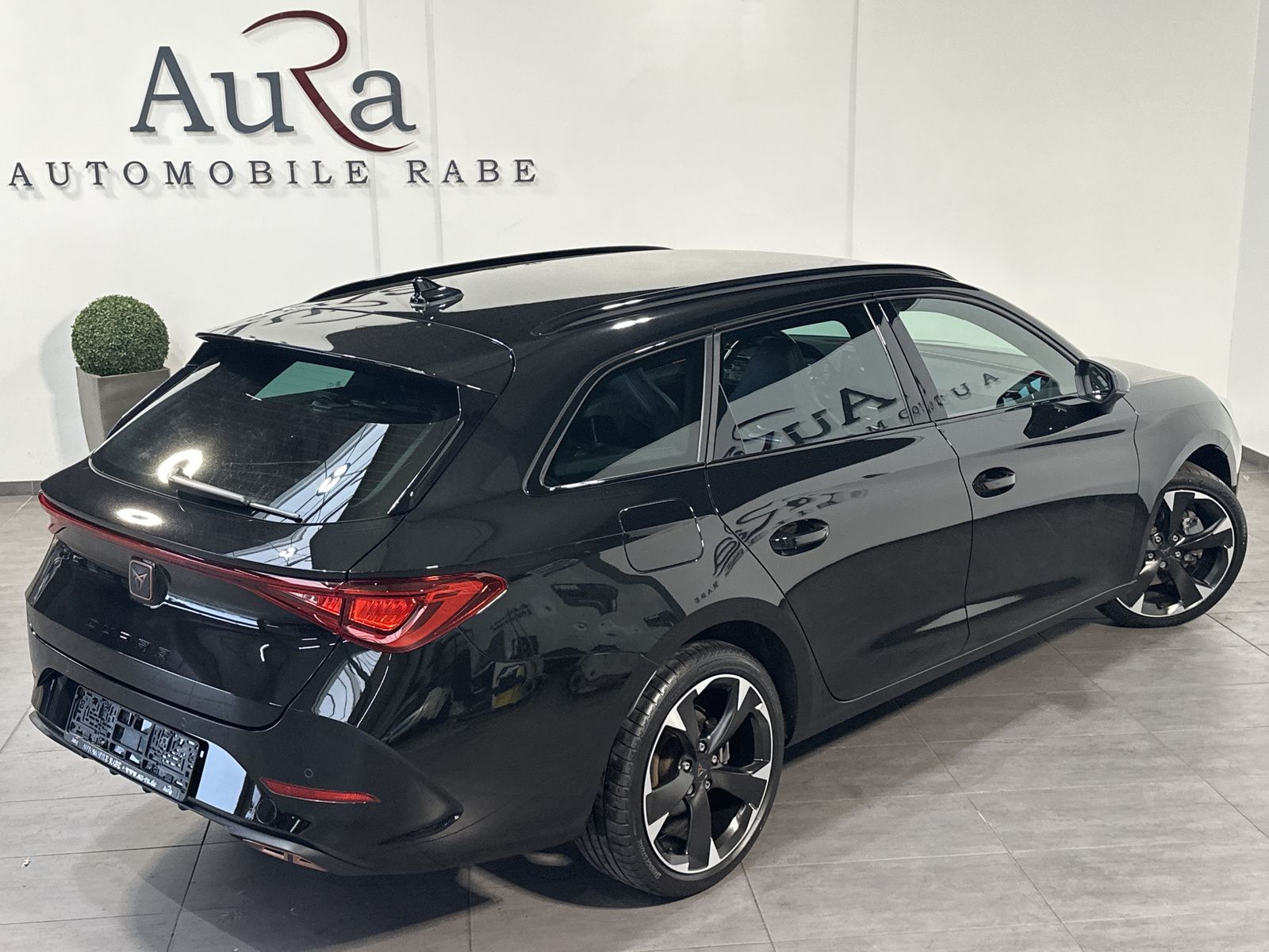 Fahrzeugabbildung CUPRA Leon Sportstourer 1.4 e-Hybrid NAV+LED+VCOCK+DAB