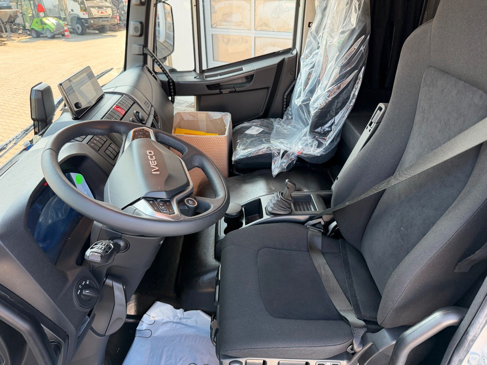 Fahrzeugabbildung Iveco Eurocargo ML140E28/P Bett AHK Klima Standheizung