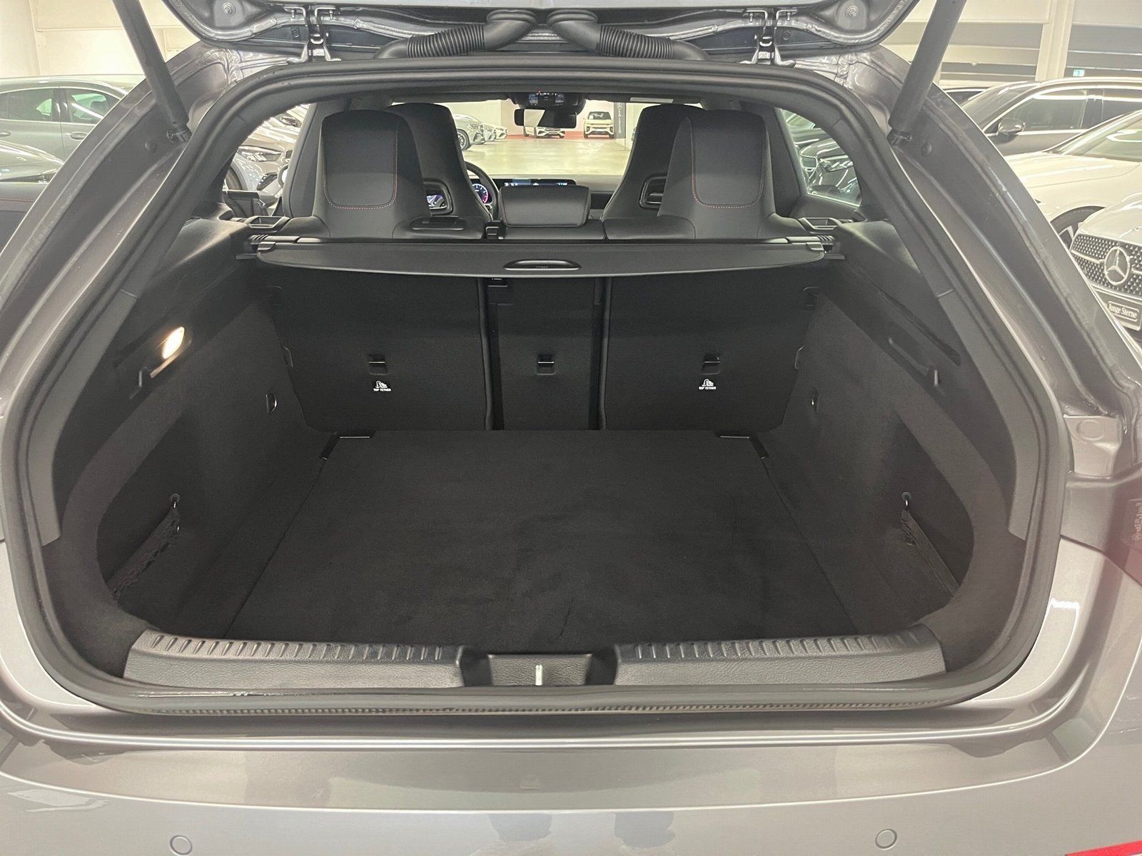 Fahrzeugabbildung Mercedes-Benz CLA 180 SB AMG Adv.*LED*Kamera*18"*CarPlay*Easy*