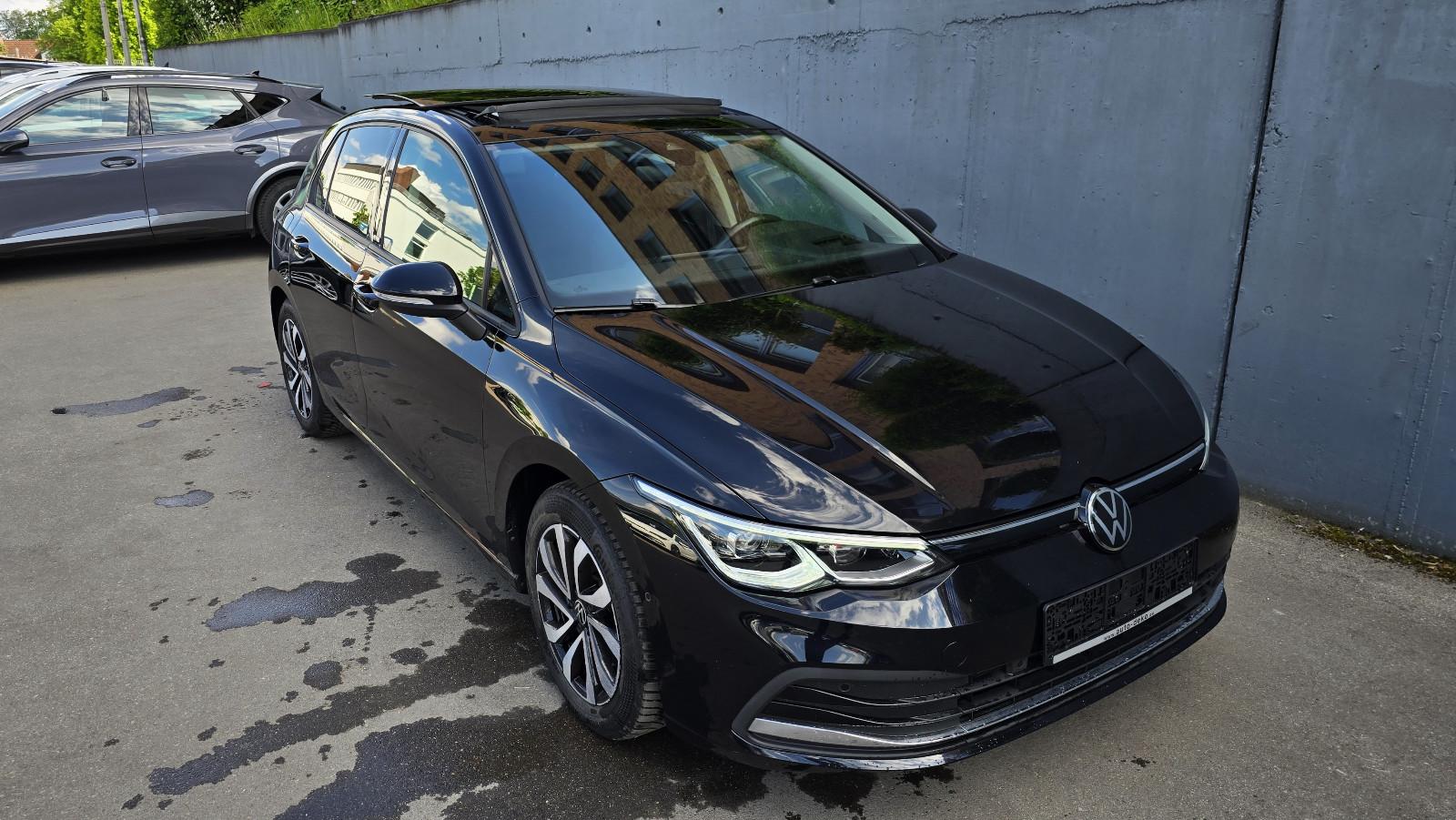 Volkswagen Golf 8 2.0 TDI DSG ACTIVE Pano/Matrix/K-less