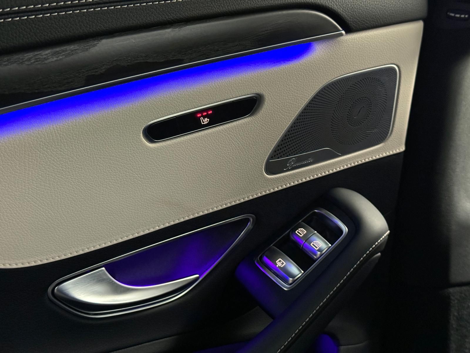 Fahrzeugabbildung Mercedes-Benz d AMG*4MATIC*LUFT*BURMESTER*STANDHEIZ*MASSAGE