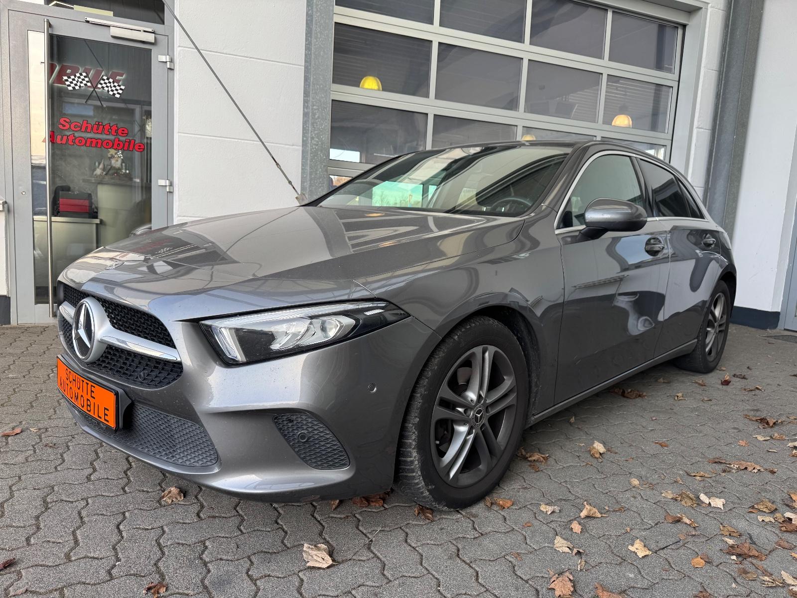 Mercedes-Benz A 180 Automatik, Pano,LED,Navigation