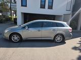 Toyota Avensis Combi Executive 2.0 D-4D Executive - Toyota Avensis Combi Gebrauchtwagen