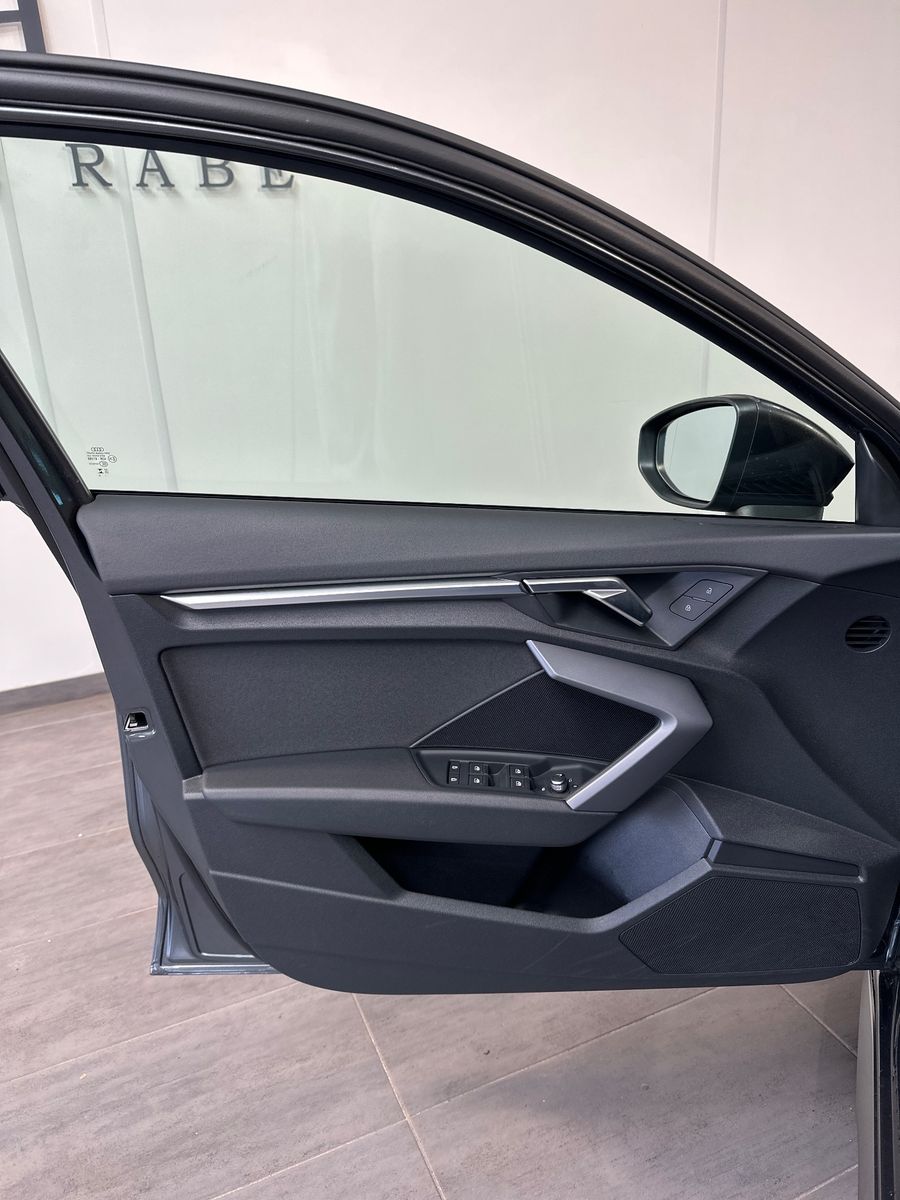Fahrzeugabbildung Audi A3 35 TDI SpB S-Line NAV+LED+PANO+17ZOLL
