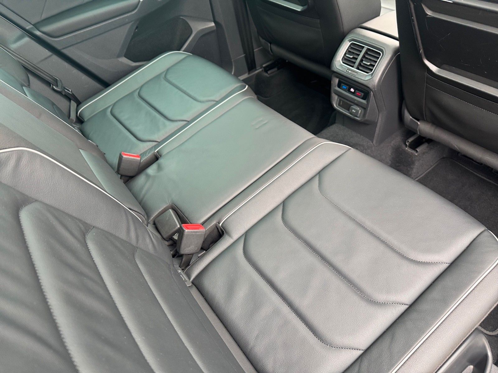 Fahrzeugabbildung Volkswagen Tiguan Highline 2.0TDI 4Motion