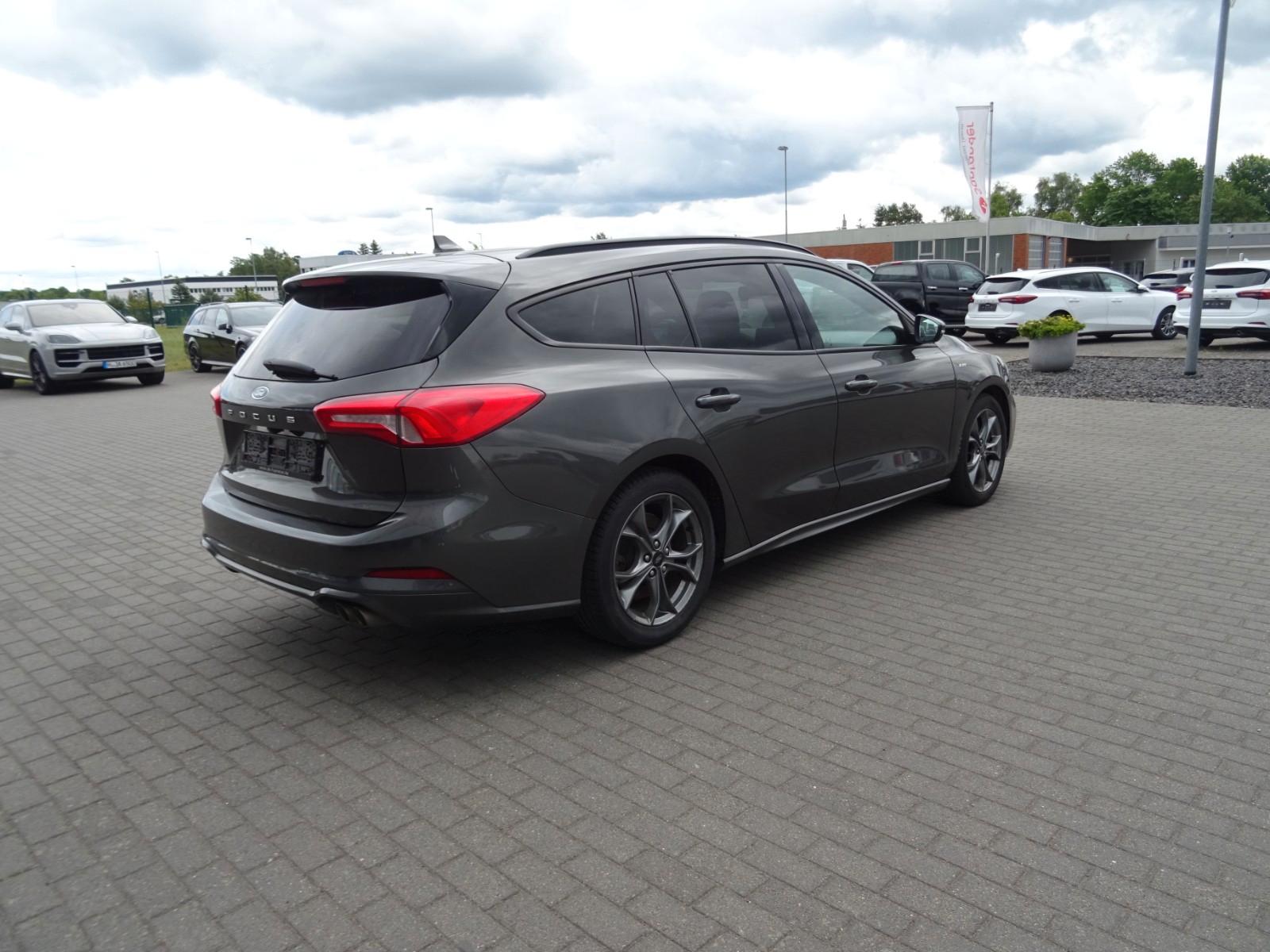 Ford Focus Turnier ST-Line, HUD,
