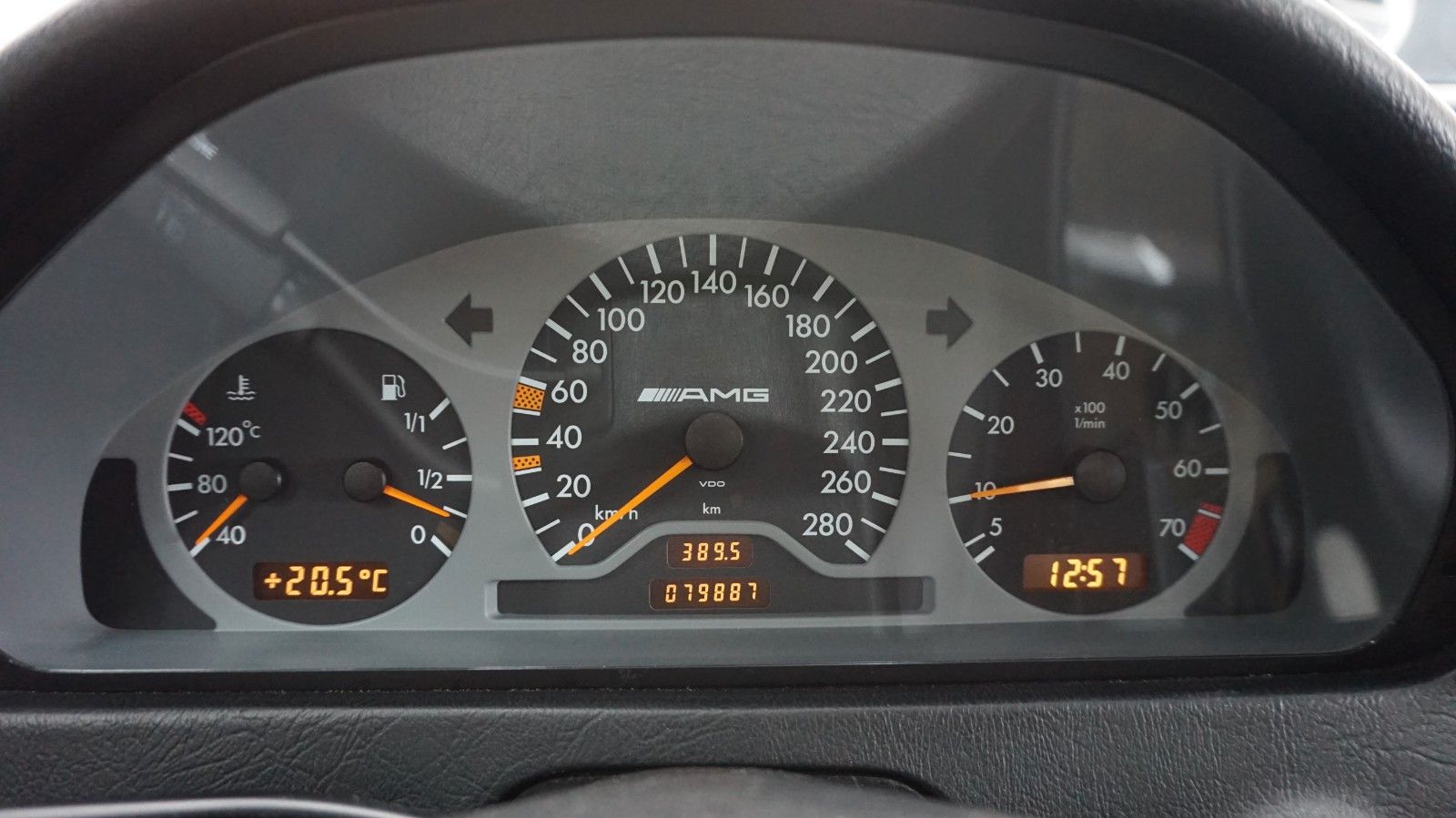 Fahrzeugabbildung Mercedes-Benz C 36 AMG aus deutscher Sammlung.