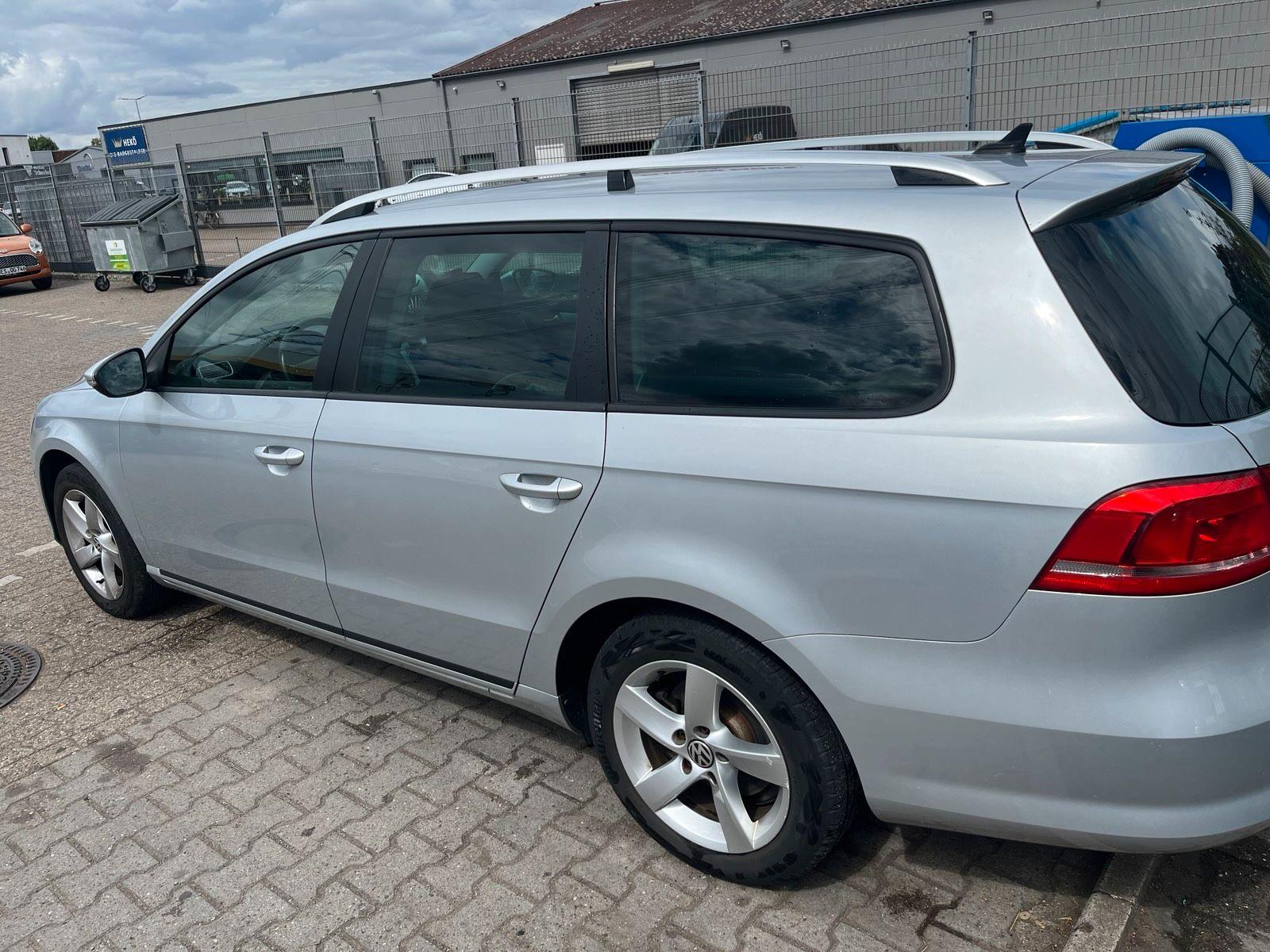 Volkswagen Passat 2012 — photo 7