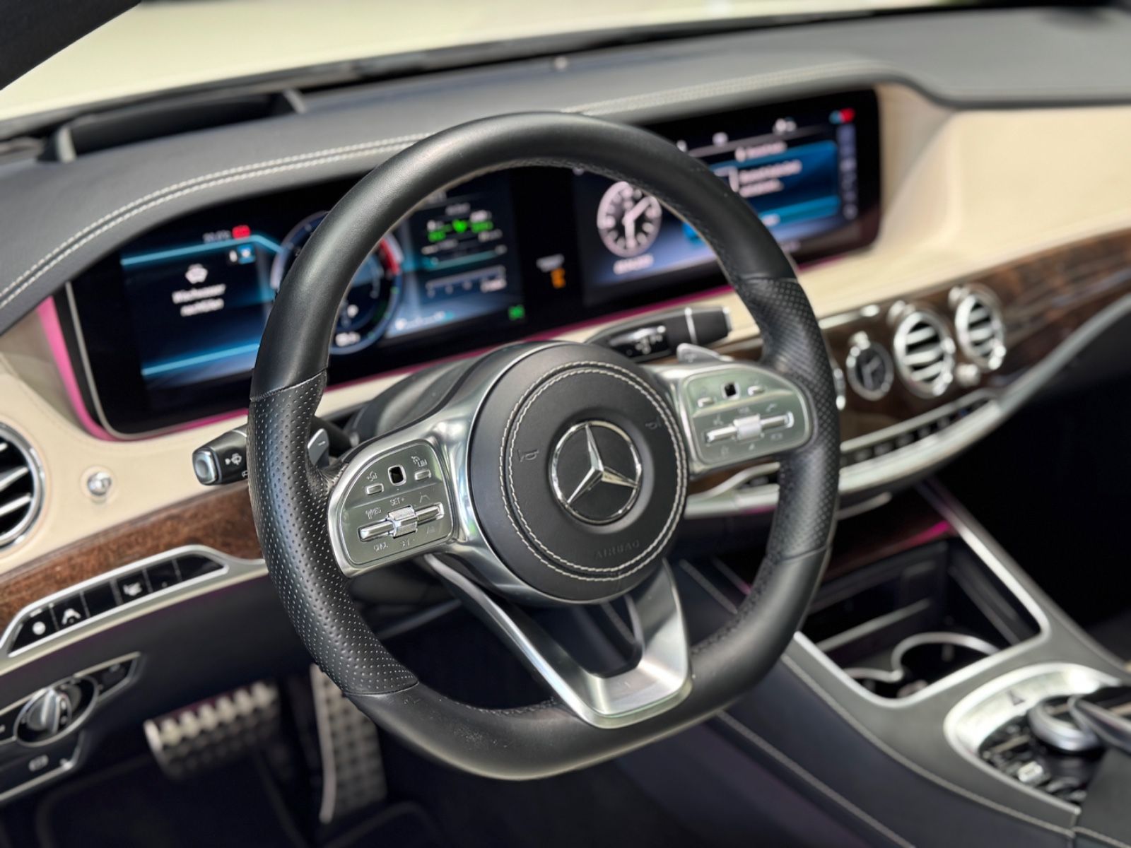 Fahrzeugabbildung Mercedes-Benz S 560e LANG|AMG-LINE|20"ZOLL|PANORAMA|ACC|VOLL