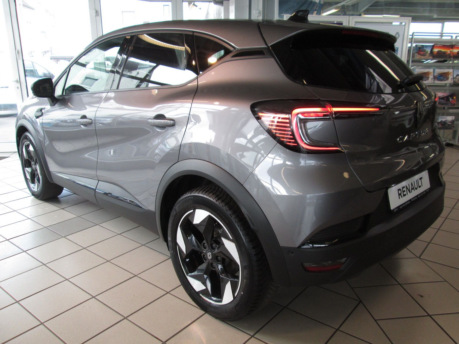 Renault Captur Mild Hybrid 140 EDC Techno*SHZ*AUTOMATIK* imagem 2