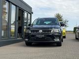 Volkswagen Tiguan Comfortline LED E Klappe AHK Nav - Volkswagen Tiguan: Limousine
