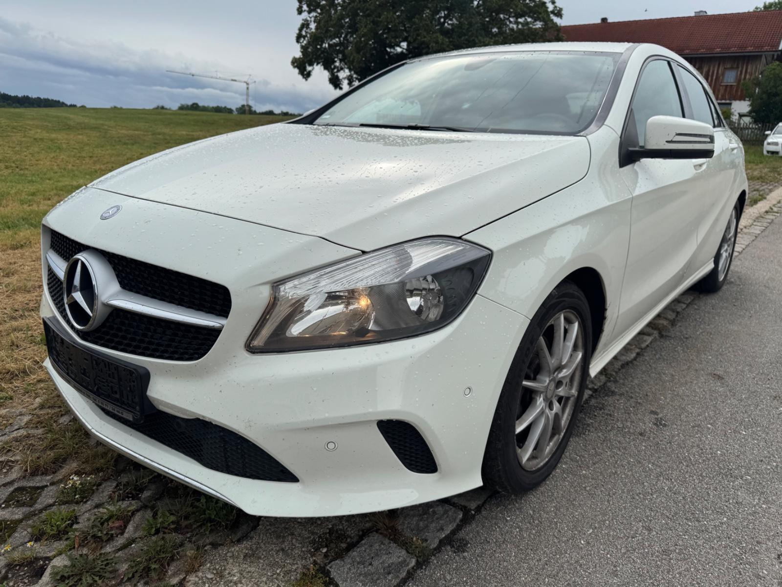 Mercedes-Benz A 180 A A 180 BlueEfficiency*NAVI*EURO6*224