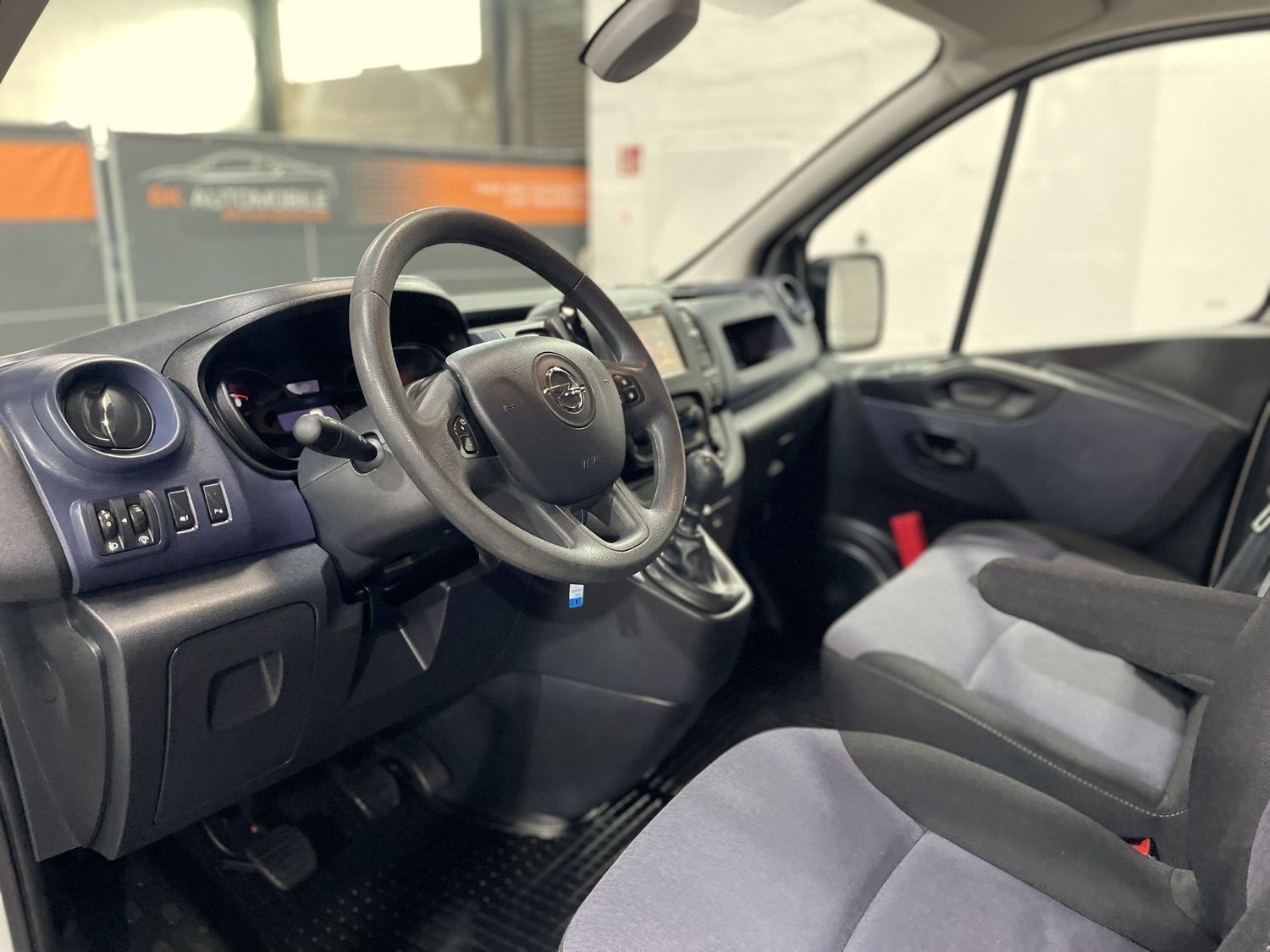 Fahrzeugabbildung Opel Vivaro Kasten L1H1 2,9t #Sortimo#Navi#Klima#
