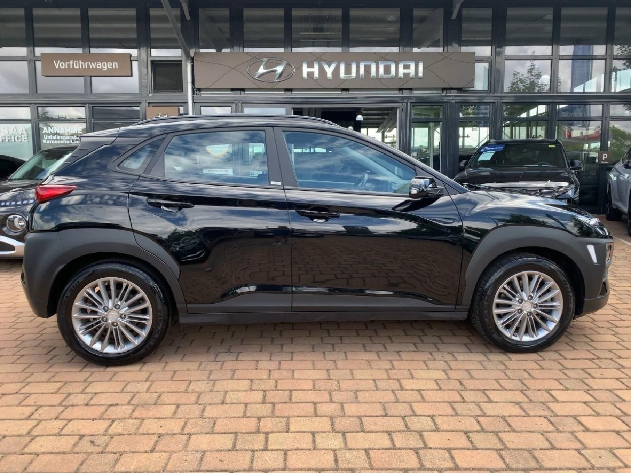 Fahrzeugabbildung Hyundai Kona Trend 1.6 l + Voll-LED-Paket + Navi-Paket