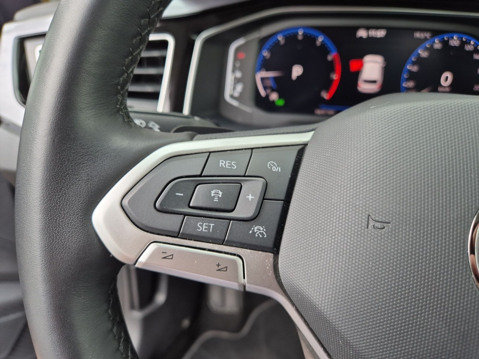 Fahrzeugabbildung Volkswagen Polo TSI Style DSG Matrix AID ACC PDC SH LM