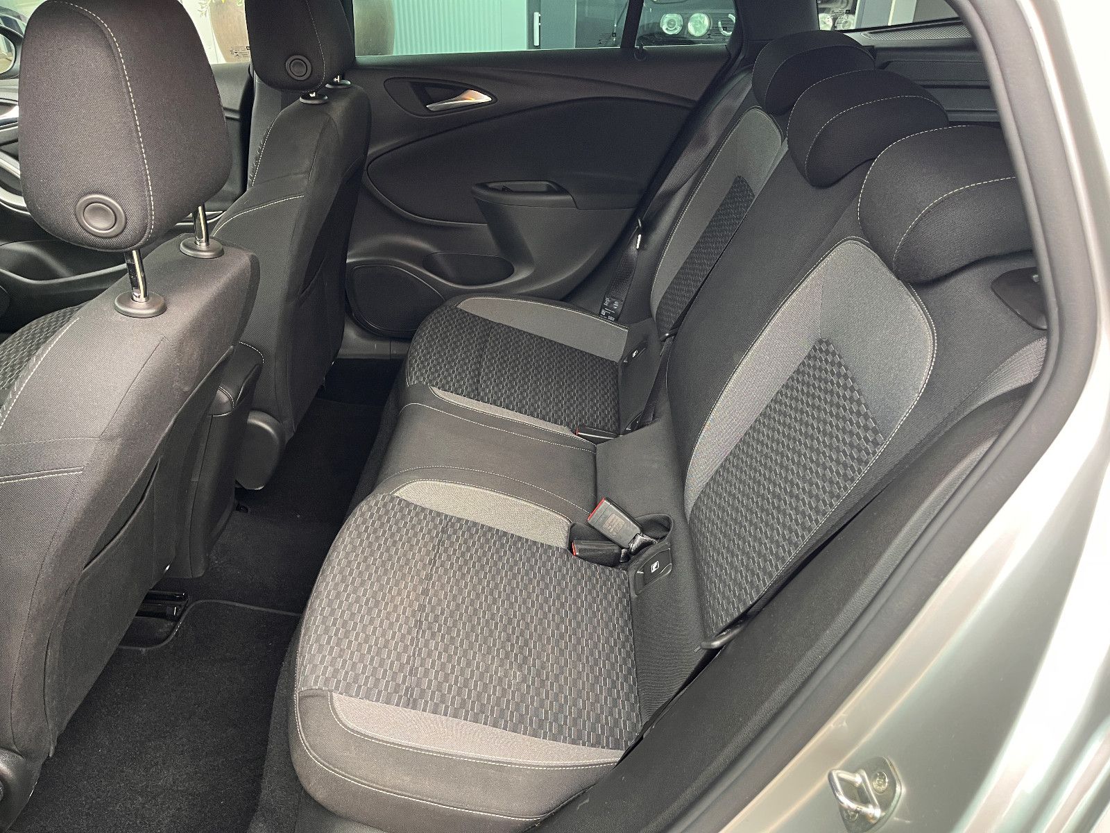 Fahrzeugabbildung Opel Astra K Sports Tourer Edition Start/Stop