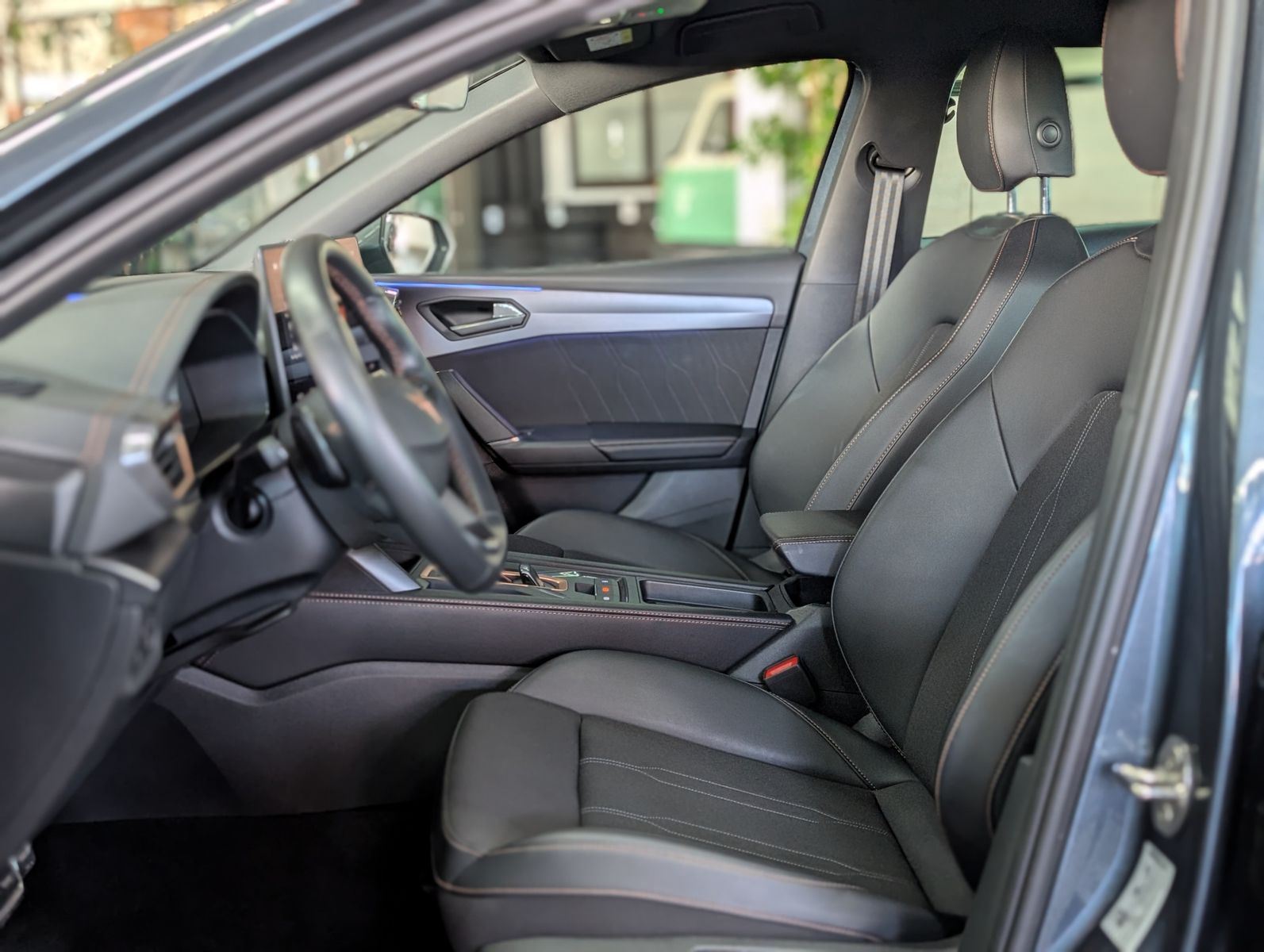 Fahrzeugabbildung CUPRA Leon 1.5 e-Hybrid PLUG-IN LED INTELIG-DRIVE EDGE