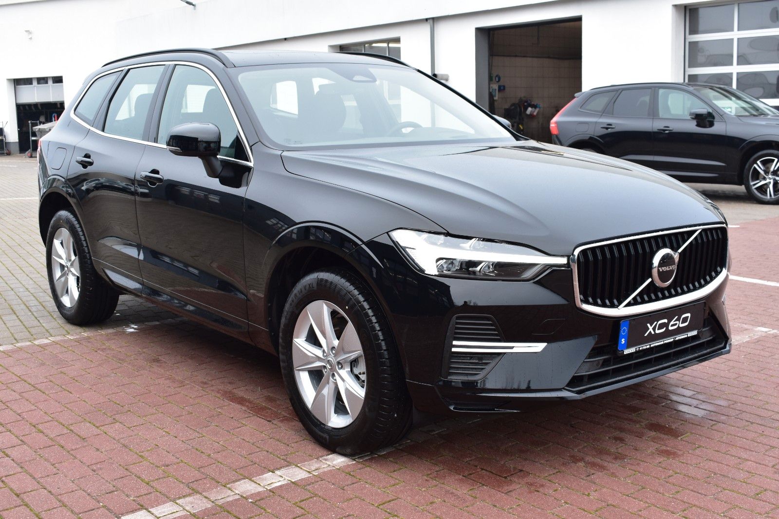 Fahrzeugabbildung Volvo XC60 B4D  Momentum Pro*STDHZG*PANO*ACC*MAPS*AHK