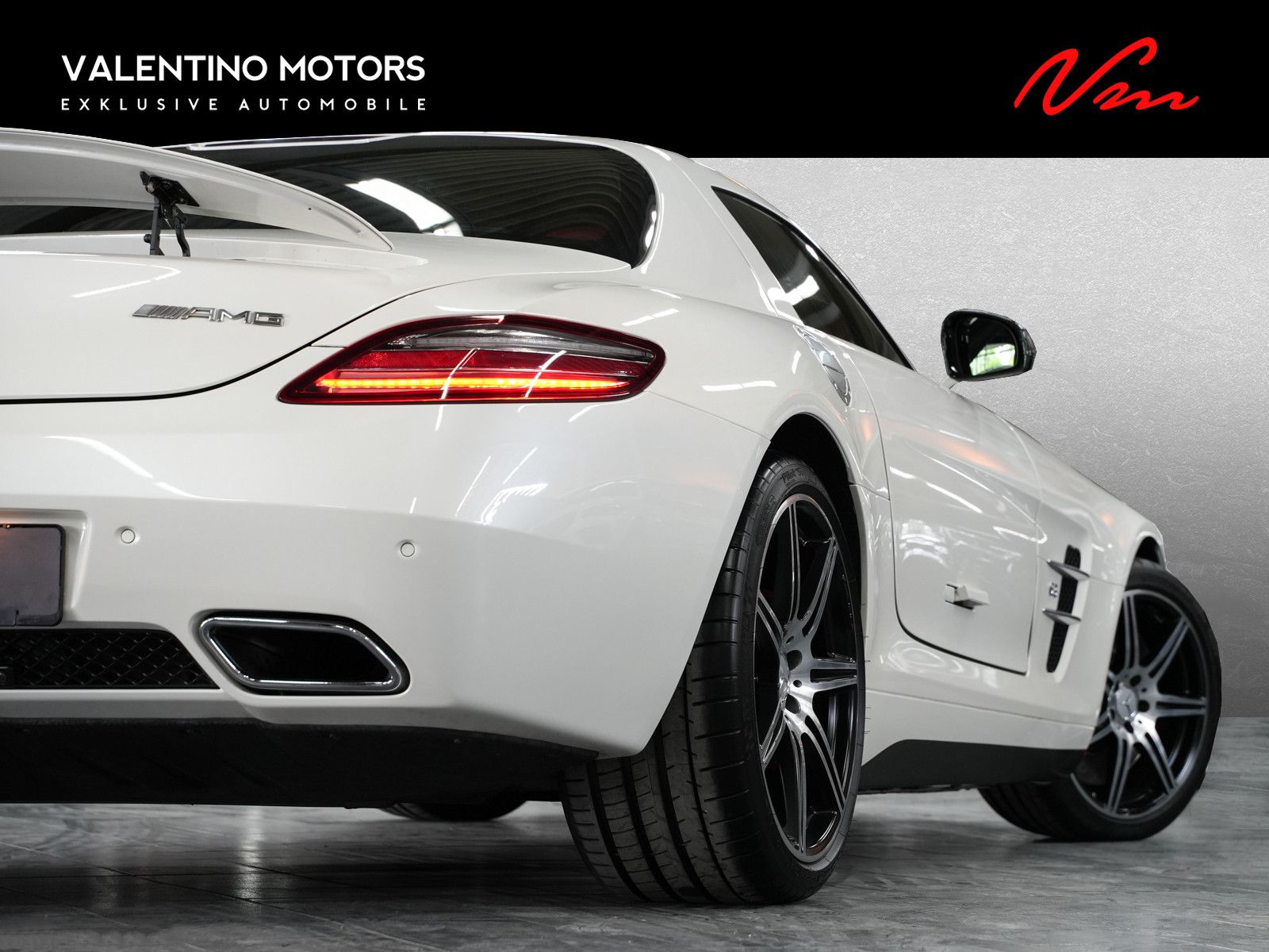 Fahrzeugabbildung Mercedes-Benz SLS AMG Coupe - designo Sonderlack|Carbon Interi