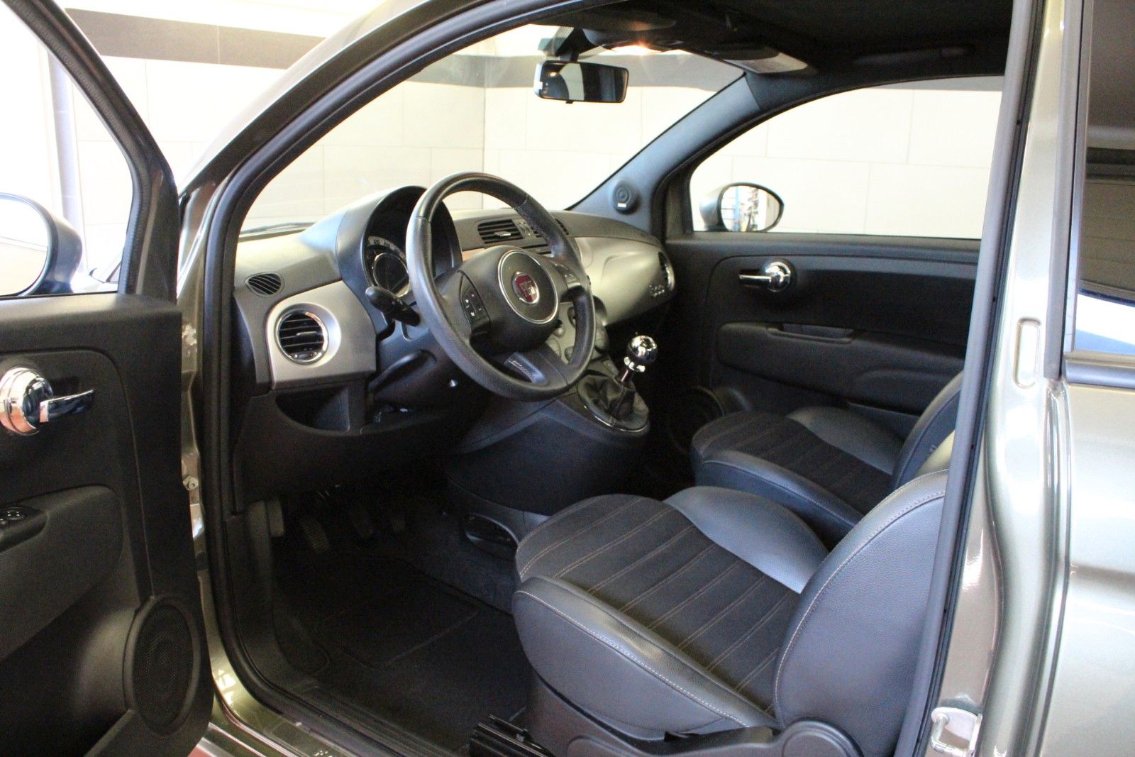 Fahrzeugabbildung Fiat 500 1.2 8V *Sonderedition by Diesel*