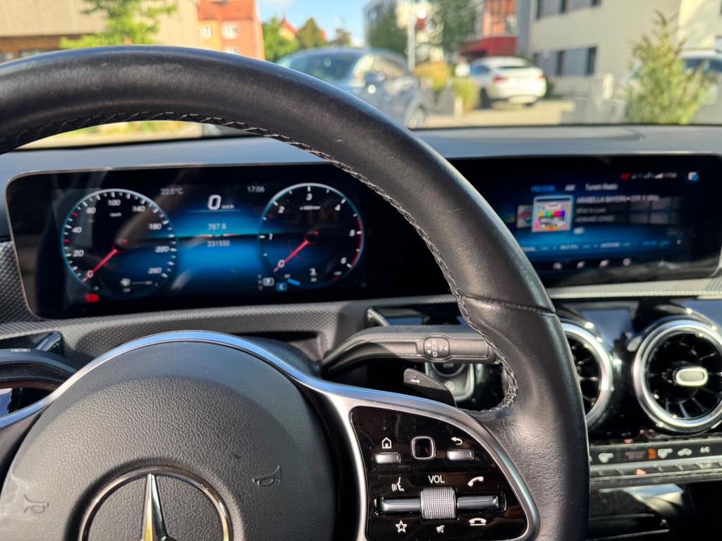 Mercedes-Benz A 220