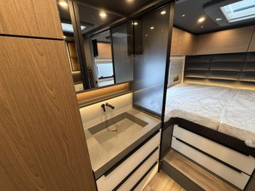 Niesmann + Bischoff Flair 880 VolluftfederungHubstützenActive Air 