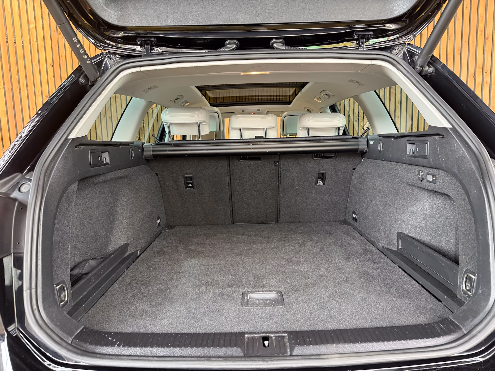 Volkswagen Passat 2,0 TDI 4M DSG Navi*360*Pano*AHK, миниатюра 8