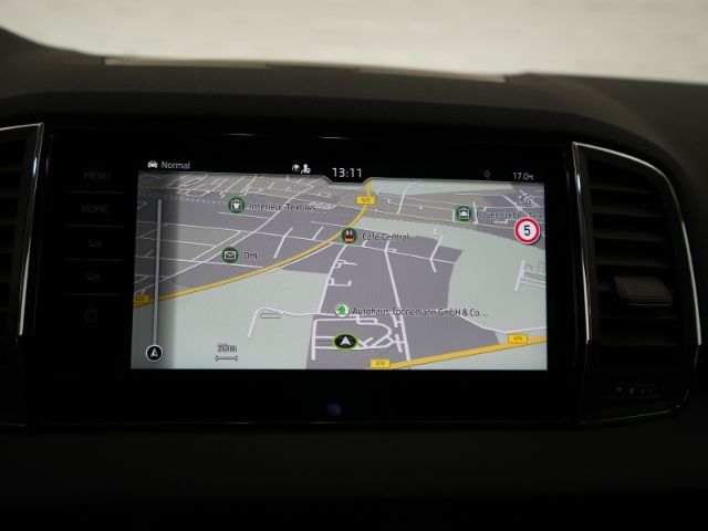 Karoq STYLE TDI DSG+AHK+NAVI+SITZ-/LENKRADHEIZUN
