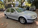 Volkswagen VW Bora 1.6 Benziner - Volkswagen Bora in Frankfurt (Main)