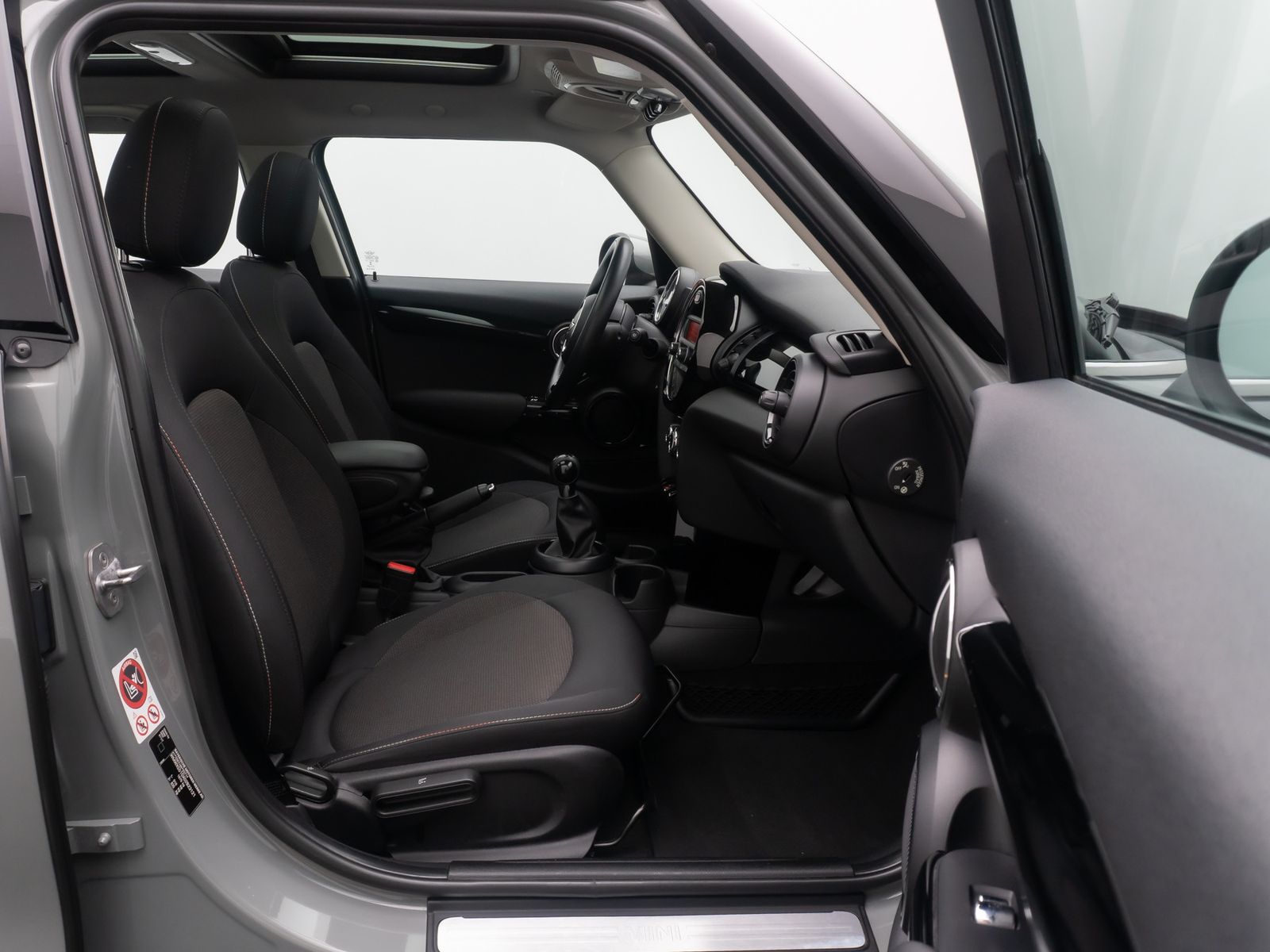 Fahrzeugabbildung MINI Cooper Clubman Tempomat ParkAss Panorama LM