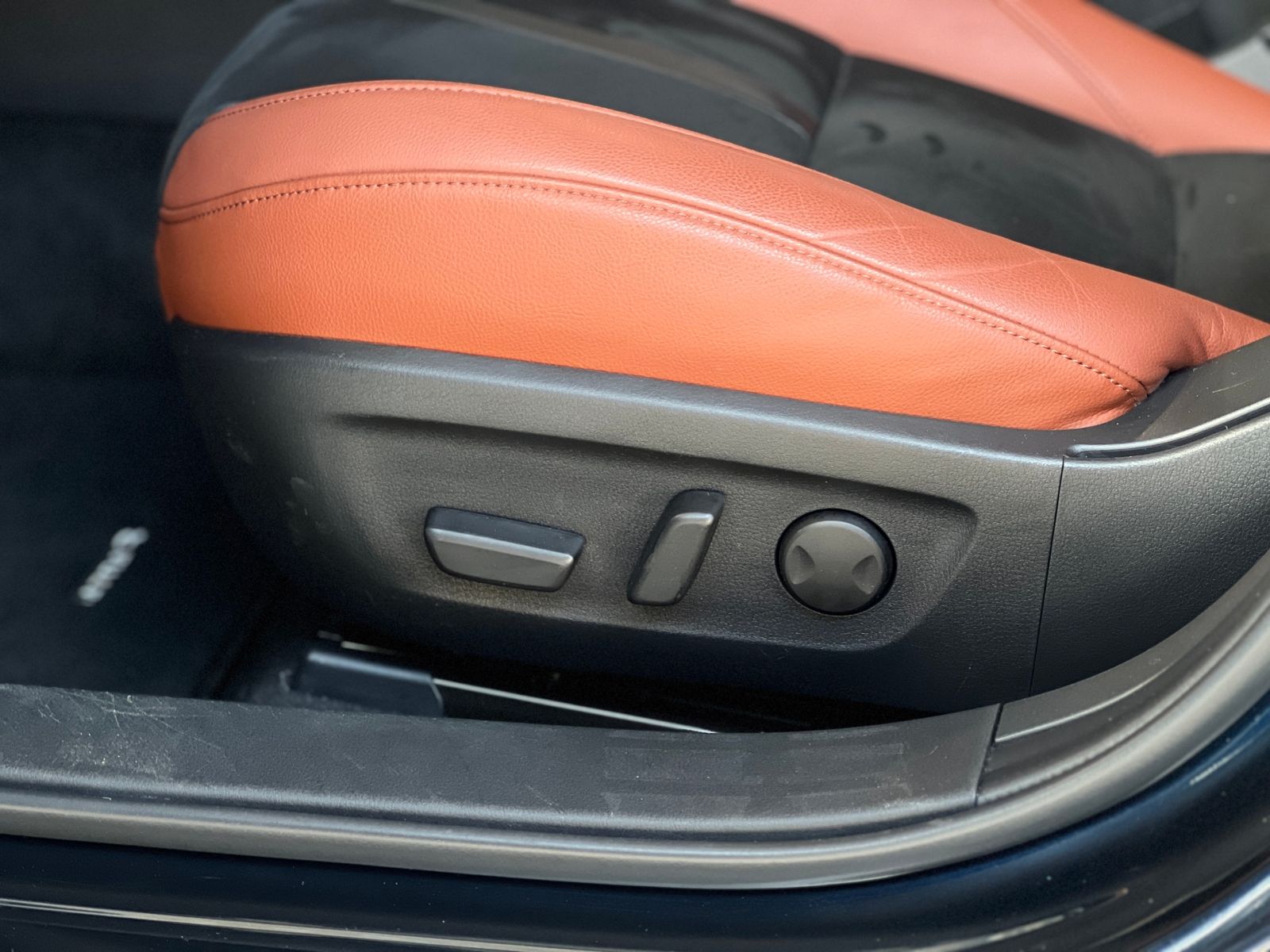 Fahrzeugabbildung Mazda 3 M Hybrid Nagisa BOSE MEMORY HUD NAVI RFK SHZ