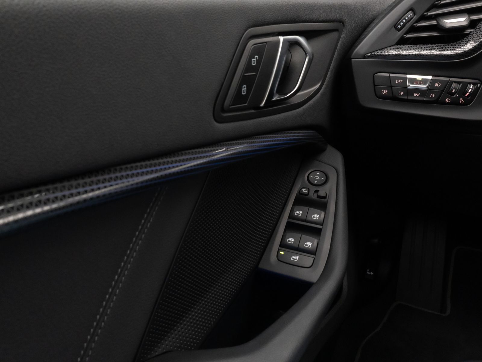 Fahrzeugabbildung BMW 118i SportLine DAB CockPitPr PDC Lenkrhz Komfort