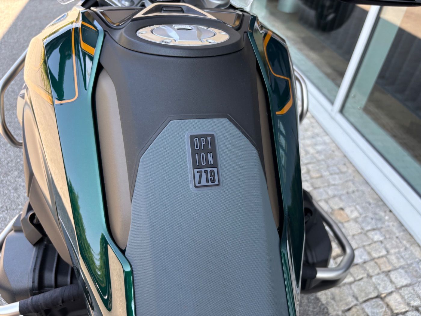 Fahrzeugabbildung BMW R 1300 GS Option 719 Sportfederung