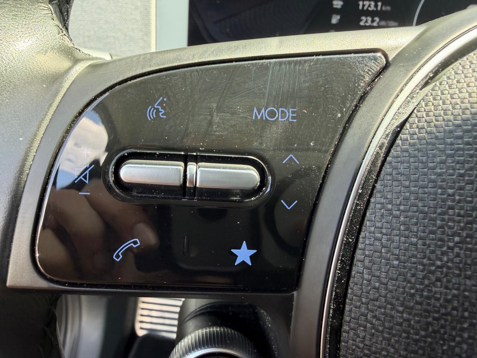 Fahrzeugabbildung Hyundai Ioniq 5 Uniq 4WD RELAX+HEAD+LED+SOLAR+360+ACC+WP