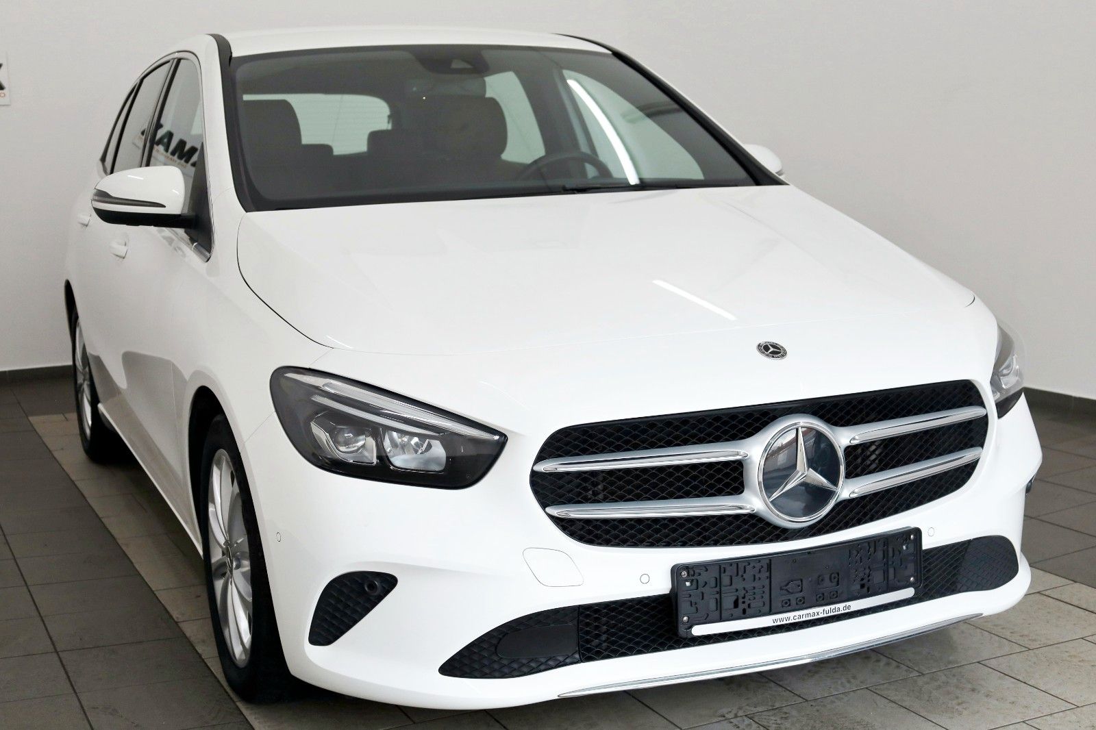 Fahrzeugabbildung Mercedes-Benz B 180d T.Leder,Navi,LED,SH,PDC,SR+WR