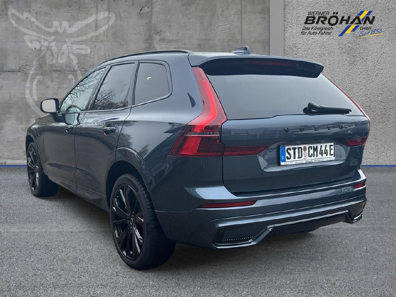 Fahrzeugabbildung Volvo XC60 T6 AWD Ultra Black Edition Plug-In Hybrid