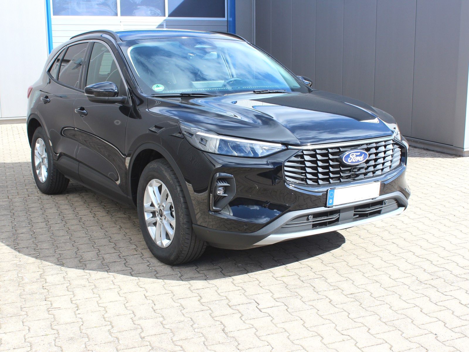 Fahrzeugabbildung Ford Kuga Hybrid Titanium