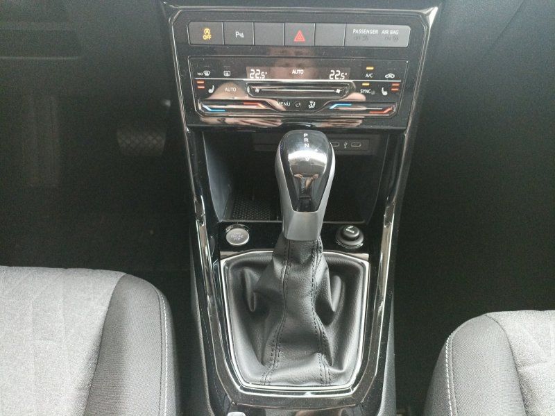 Fahrzeugabbildung Volkswagen T-Cross 1.0 TSI DSG Life SMART-LINK+PDC+KAMERA+W