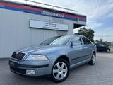 Skoda Octavia 1.6 FSI Elegance NAVI CLIMA PDC SHZ - Skoda Octavia aus 2006: Elegance